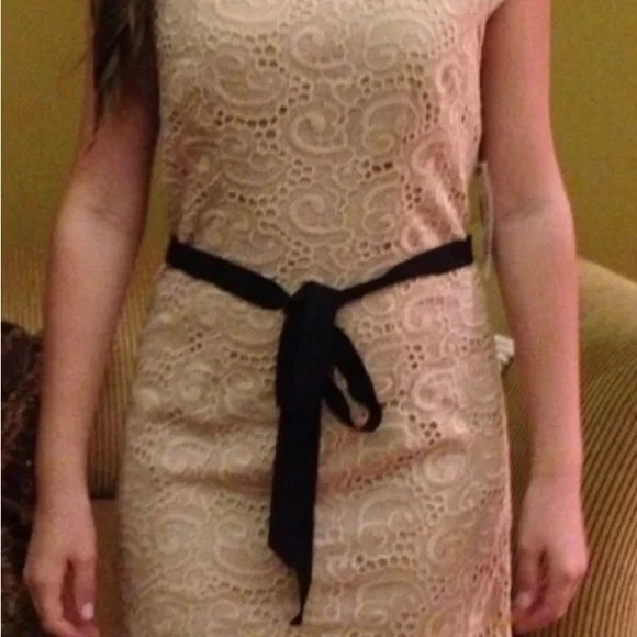 Robbi & Nikki Off White, Lace Dress with Black Satin Ribbon Belt Size M NWT - Picture 5 of 11